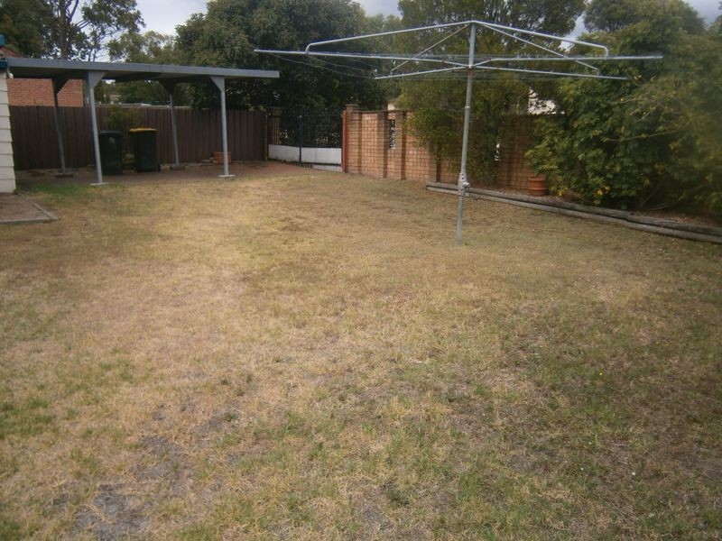 2 Bedford Ave, Metford NSW 2323