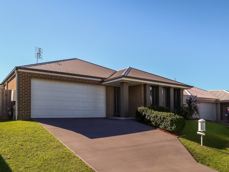 3 Myrtle Crescent, Aberglasslyn NSW 2320