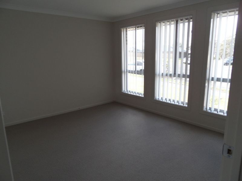 11 McKeachies Drive, Aberglasslyn NSW 2320