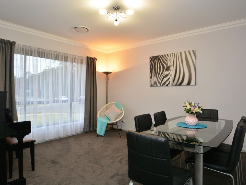 8 Magnetic Drive, Ashtonfield NSW 2323