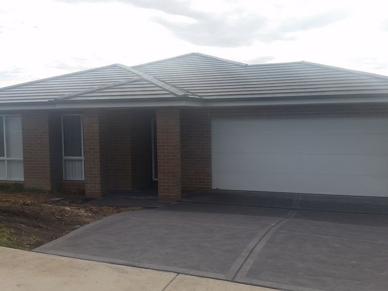 16 Finch Crescent, Aberglasslyn NSW 2320