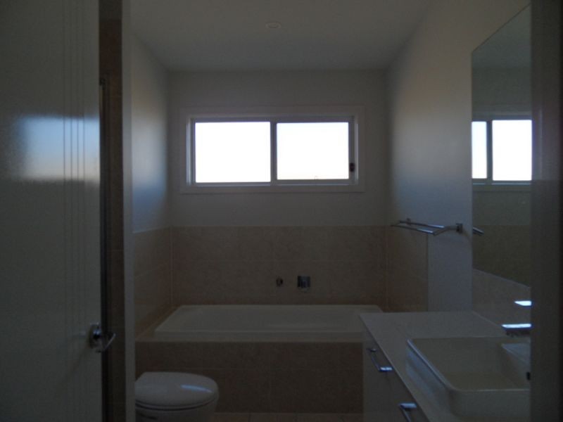 16 Finch Crescent, Aberglasslyn NSW 2320