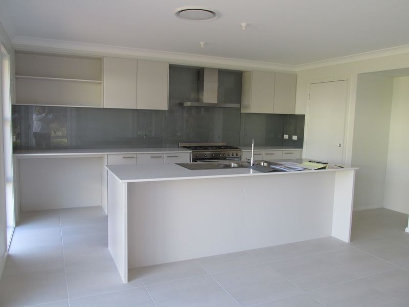 3 Churchill Crescent, Rutherford NSW 2320