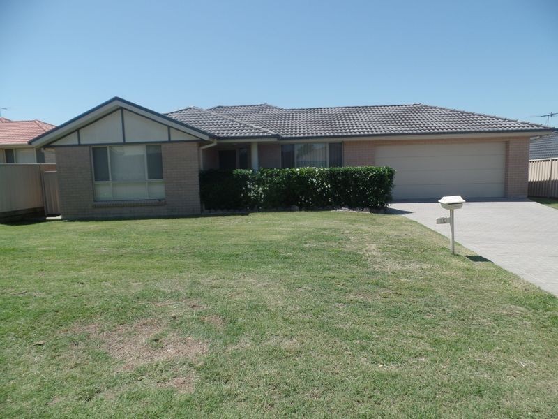 14 Diamond Circuit, Rutherford NSW 2320