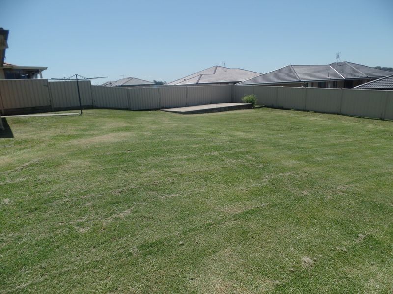 14 Diamond Circuit, Rutherford NSW 2320