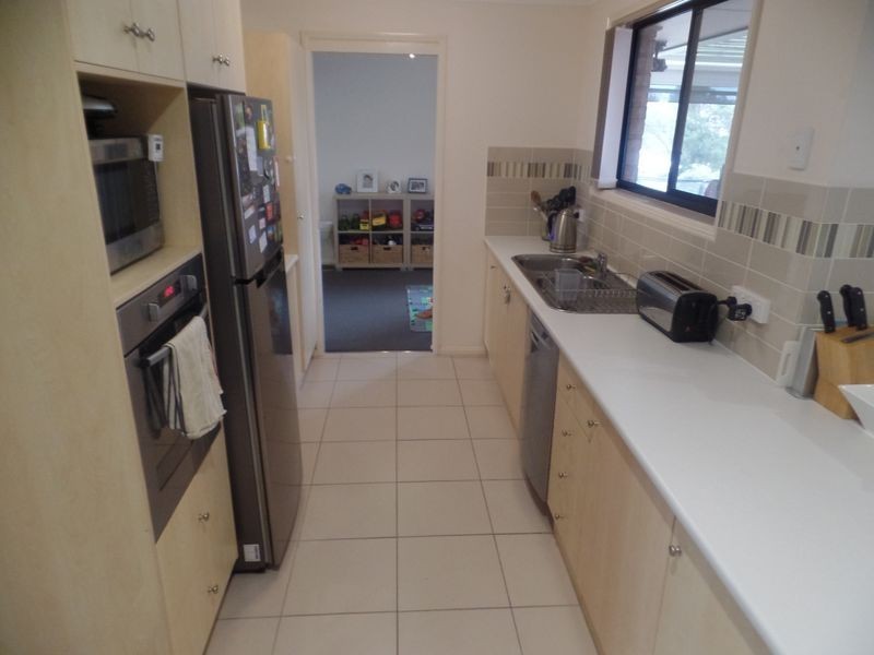 11 Fullford Cove, Rutherford NSW 2320