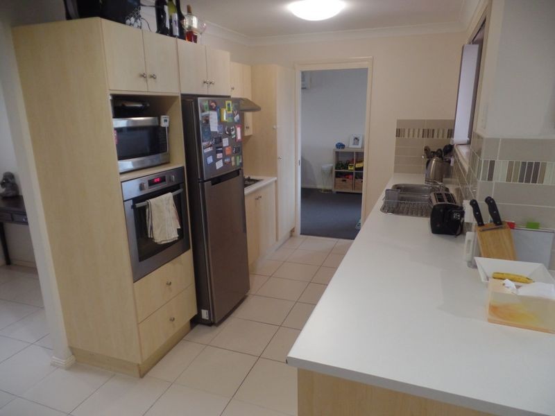 11 Fullford Cove, Rutherford NSW 2320