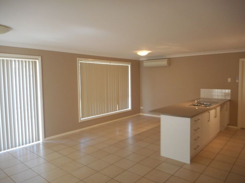 2/18 Farmgate Row, East Branxton NSW 2335