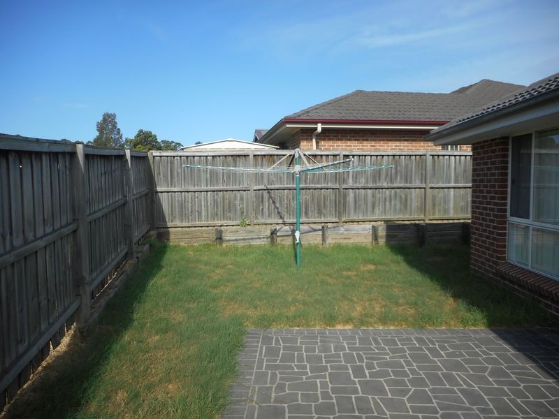 2/18 Farmgate Row, East Branxton NSW 2335