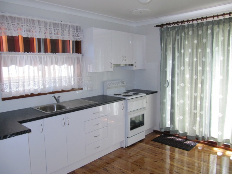 6 Burbank Close, Tarro NSW 2322
