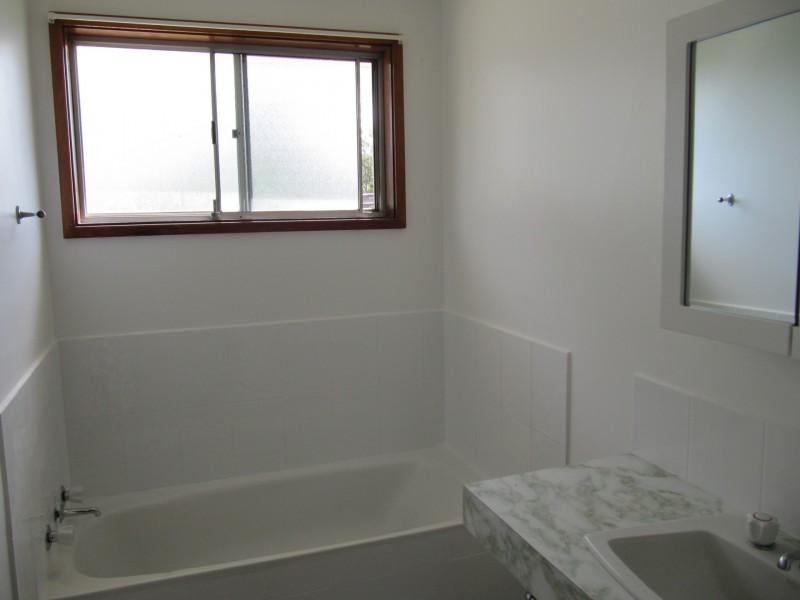 6 Burbank Close, Tarro NSW 2322