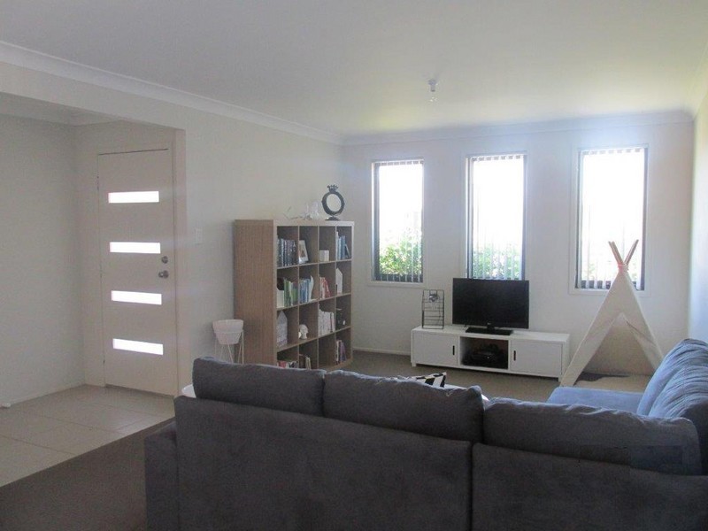 27 Niven Parade, Aberglasslyn NSW 2320