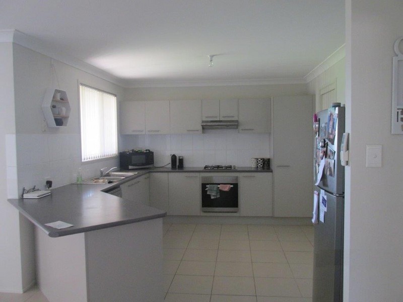 27 Niven Parade, Aberglasslyn NSW 2320