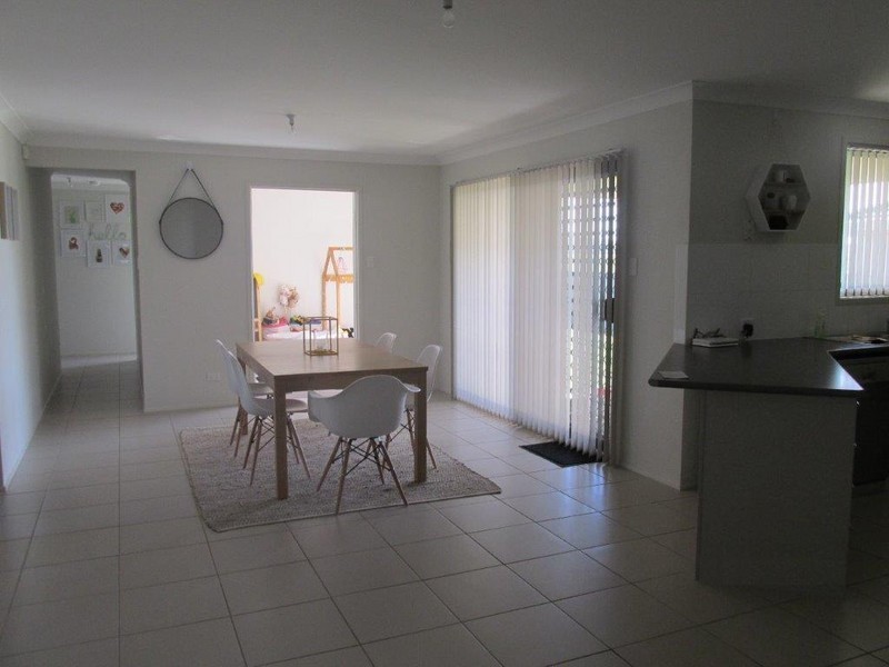 27 Niven Parade, Aberglasslyn NSW 2320