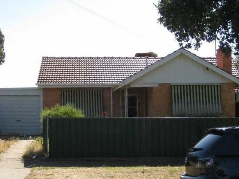 8 Winklebury Road, Elizabeth Vale SA 5112