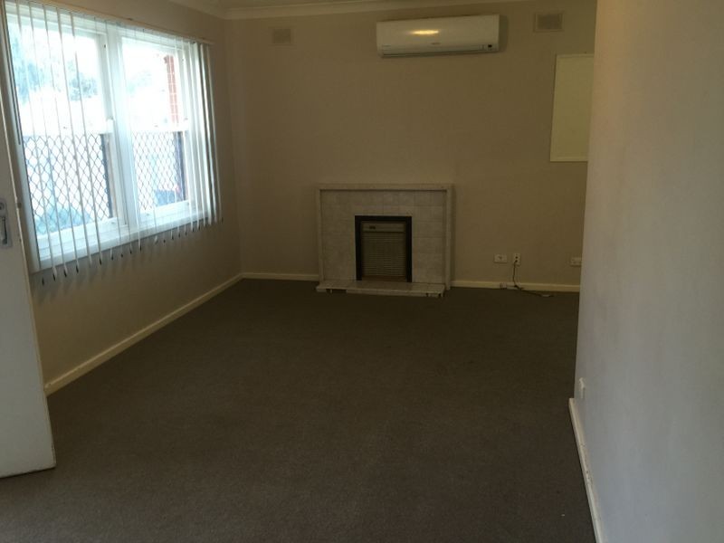 16 Longleat Road, Elizabeth Vale SA 5112