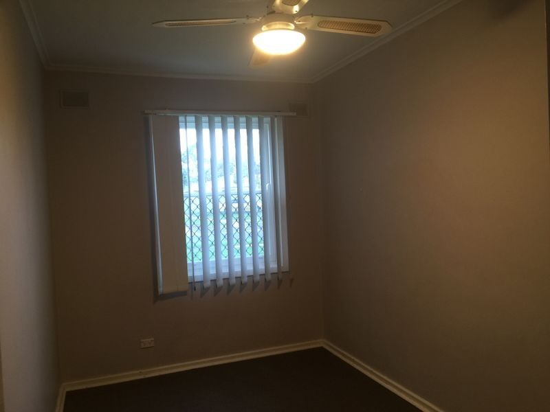 16 Longleat Road, Elizabeth Vale SA 5112