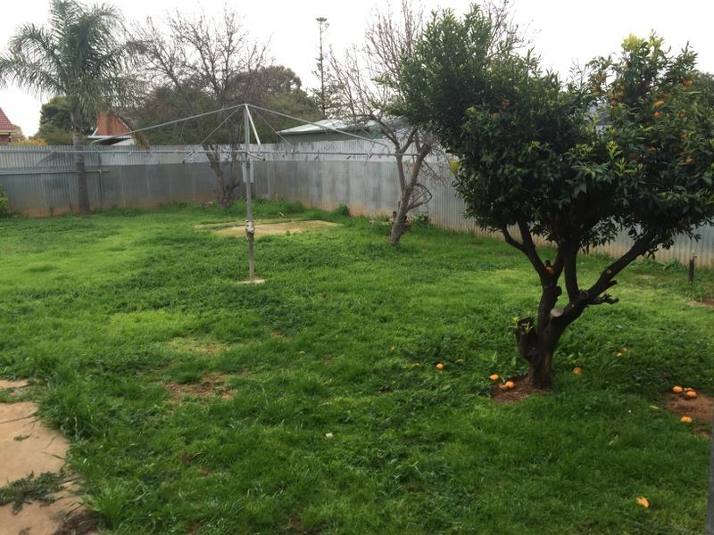 16 Longleat Road, Elizabeth Vale SA 5112