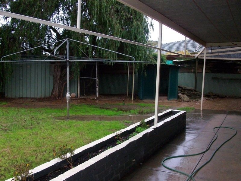 25 St Leonard Crescent, Elizabeth Downs SA 5113