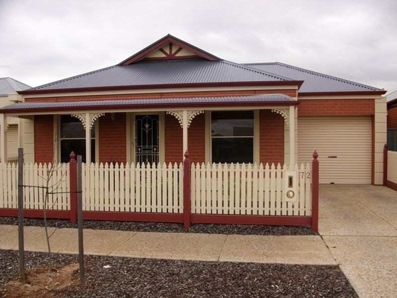 72 Shoalhaven Circuit, Mawson Lakes SA 5095