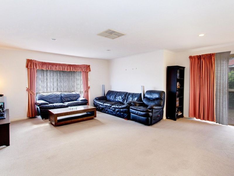 5 Queensborough Drive, Salisbury Heights SA 5109