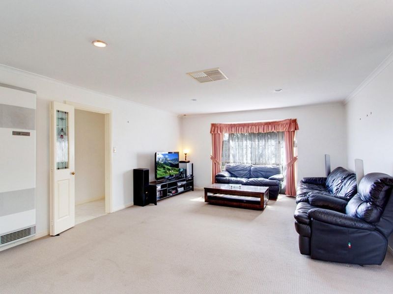 5 Queensborough Drive, Salisbury Heights SA 5109