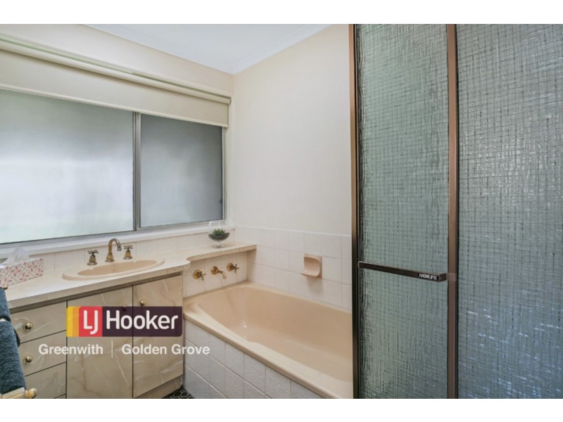 11 Francis Crescent, Salisbury Heights SA 5109