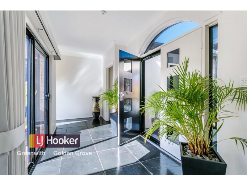 10 Hinchinbrook Avenue, Mawson Lakes SA 5095
