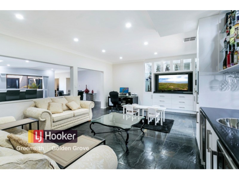 10 Hinchinbrook Avenue, Mawson Lakes SA 5095