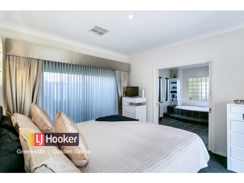 10 Hinchinbrook Avenue, Mawson Lakes SA 5095