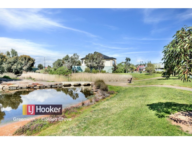 10 Hinchinbrook Avenue, Mawson Lakes SA 5095