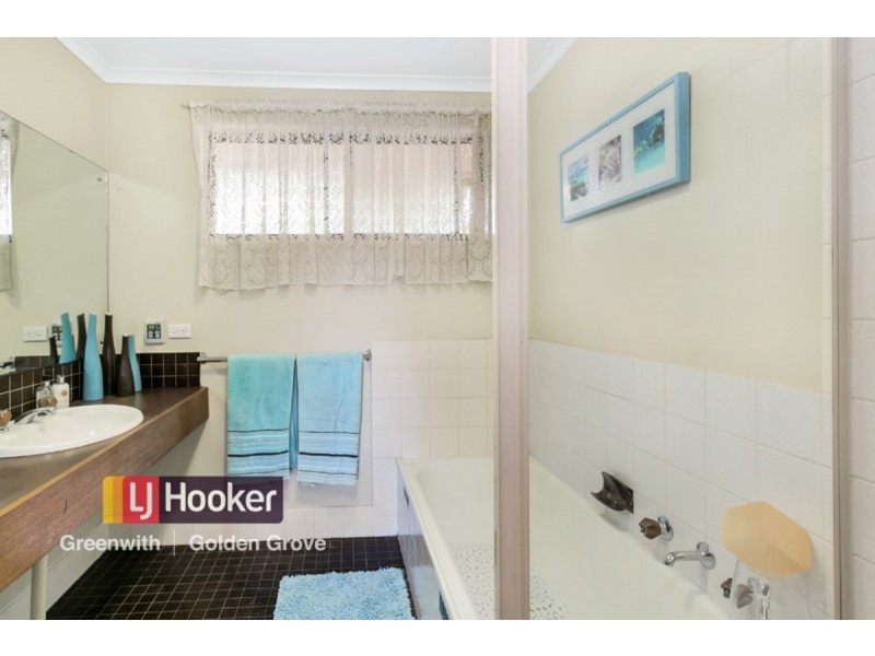 4 Pelsaert Avenue, Fairview Park SA 5126
