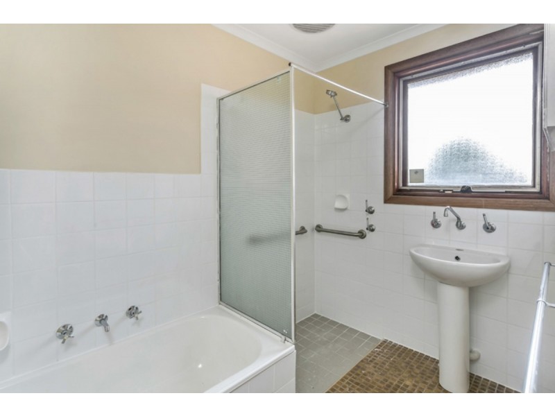 6 Amsterdam Crescent, Salisbury Downs SA 5108