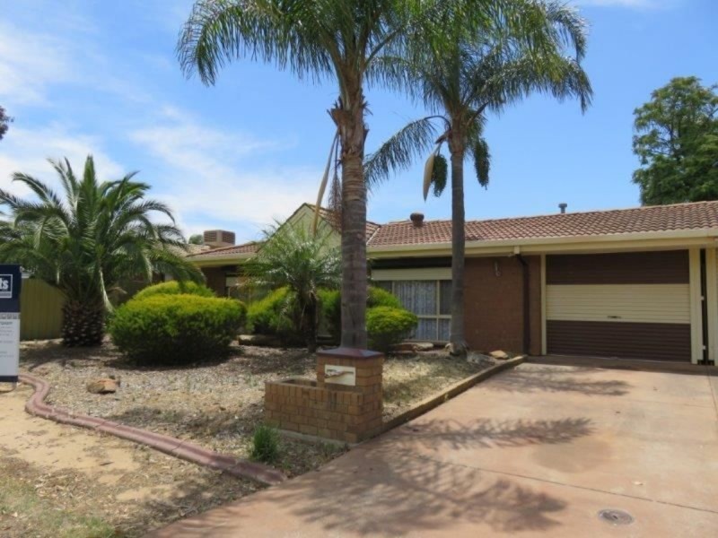 11 Clapton Drive, Paralowie SA 5108