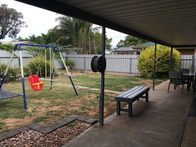 35 Janine Drive, Burton SA 5110