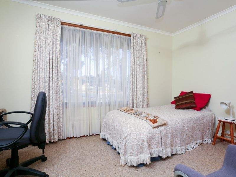 78 Canterbury Drive, Salisbury Heights SA 5109