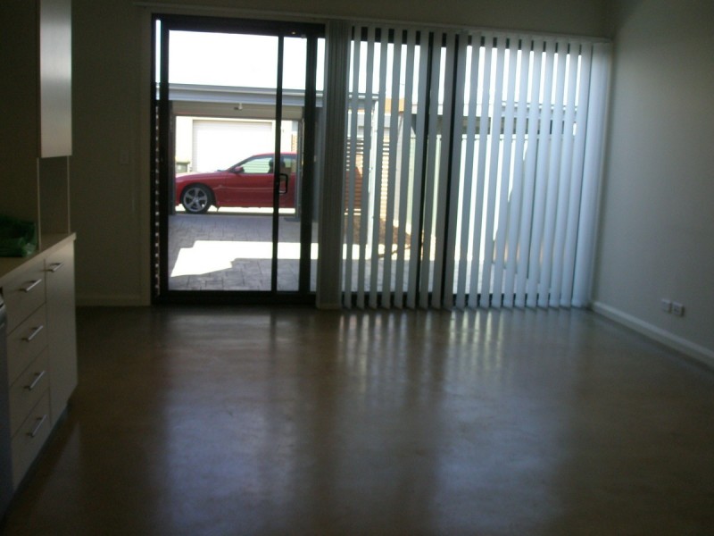 9 Mackenzie Circuit, Mawson Lakes SA 5095