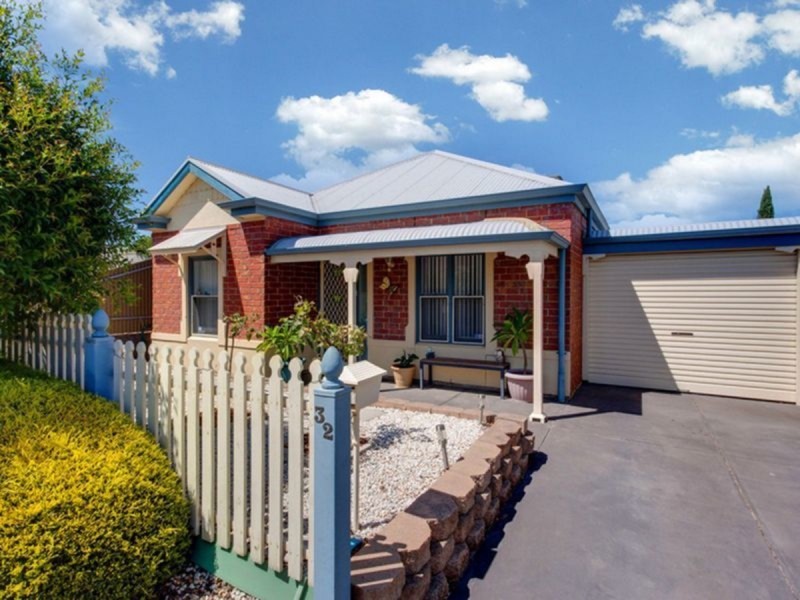 32 Featherstone Circuit, Greenwith SA 5125