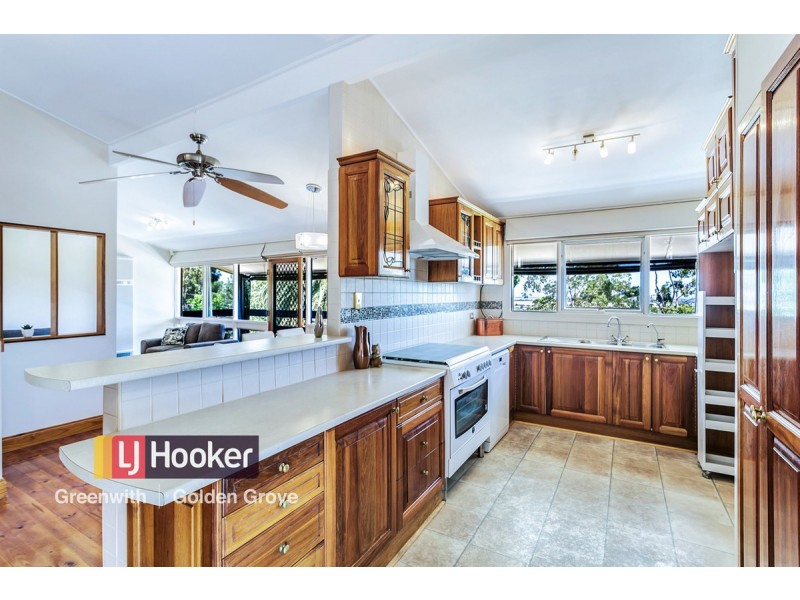 24 McKenzie Crescent, Gulfview Heights SA 5096