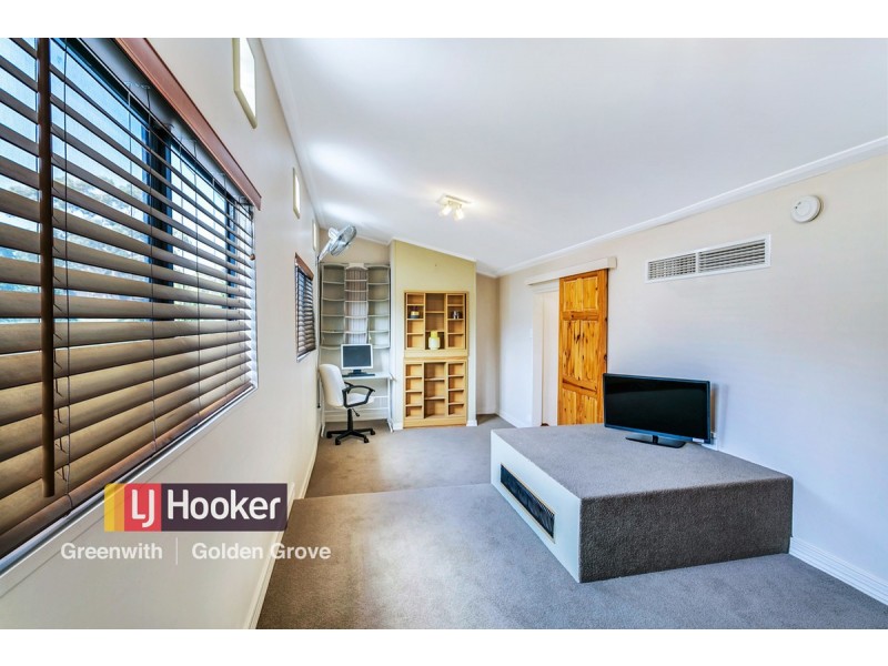 24 McKenzie Crescent, Gulfview Heights SA 5096