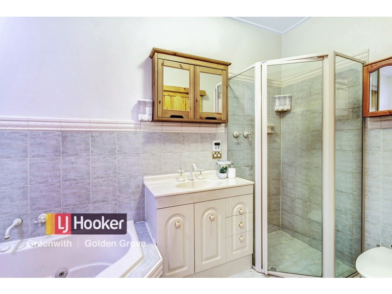 24 McKenzie Crescent, Gulfview Heights SA 5096