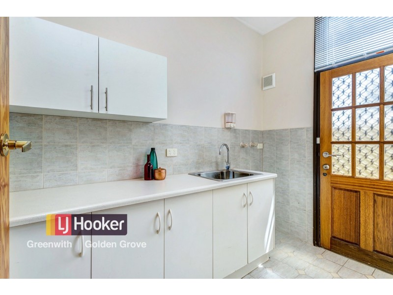 24 McKenzie Crescent, Gulfview Heights SA 5096