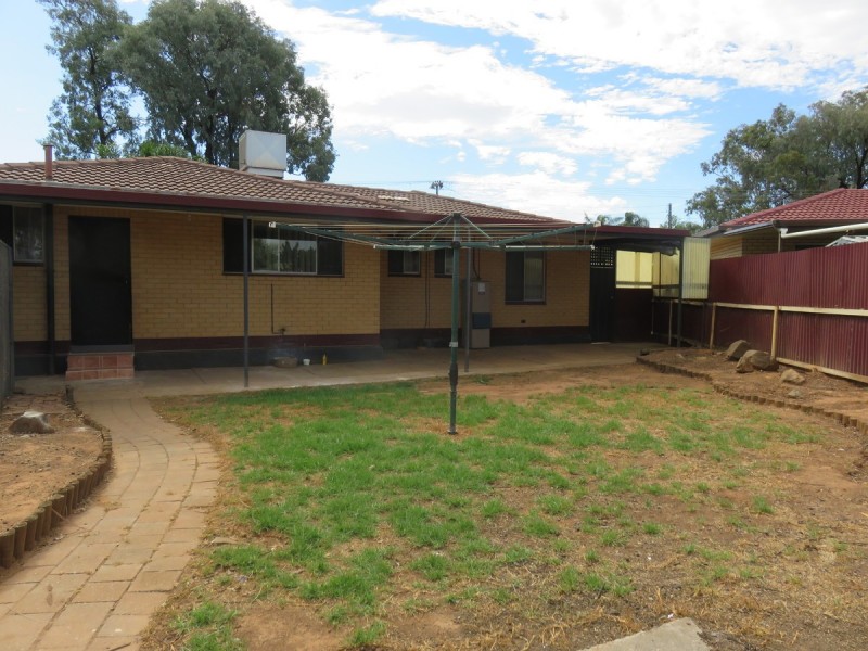 14 Mayo Crescent, Salisbury Downs SA 5108