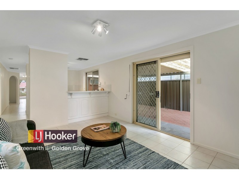 27 Hampton Court, Wynn Vale SA 5127