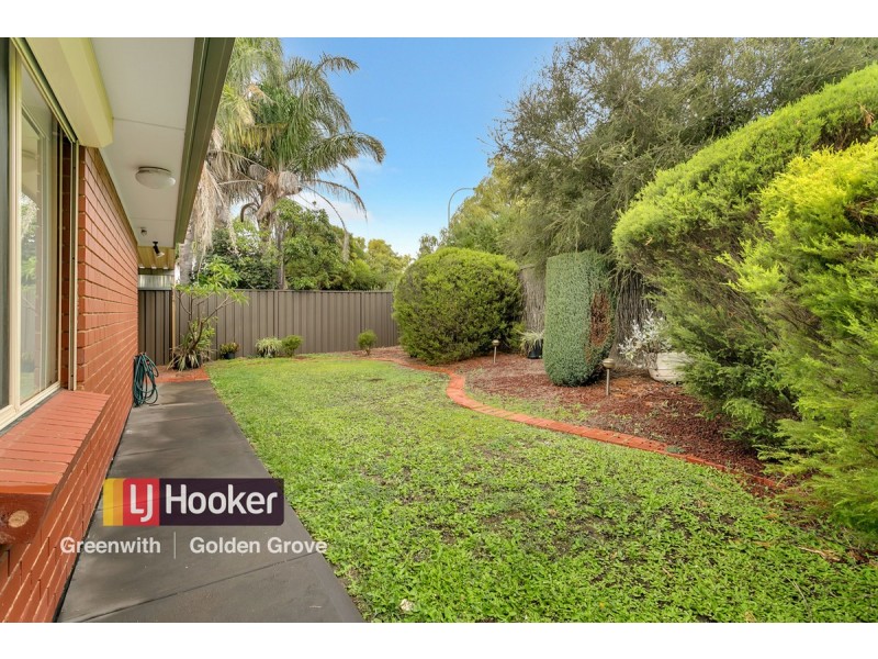 27 Hampton Court, Wynn Vale SA 5127