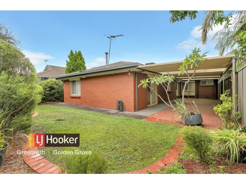27 Hampton Court, Wynn Vale SA 5127