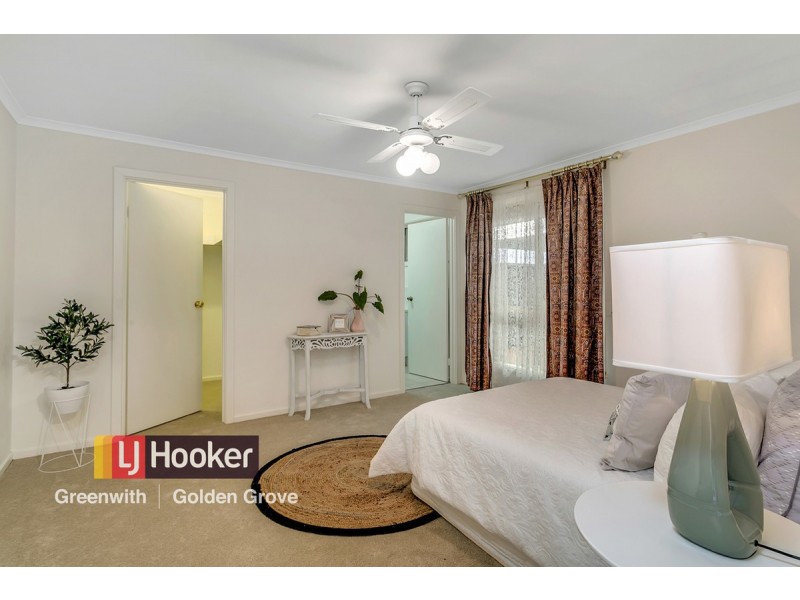 27 Hampton Court, Wynn Vale SA 5127