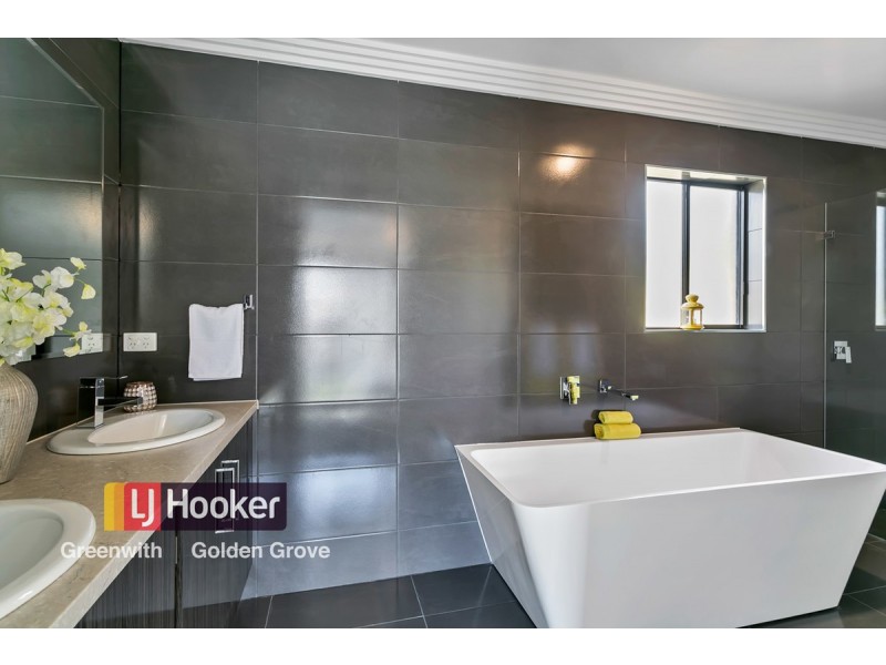 4 Sydney Drive, Salisbury Heights SA 5109