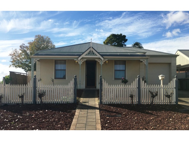 6 Glenmore Close, Greenwith SA 5125