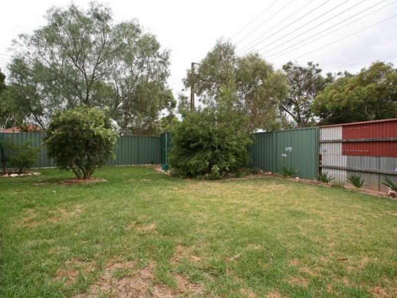 2 Valma Avenue, Parafield Gardens SA 5107